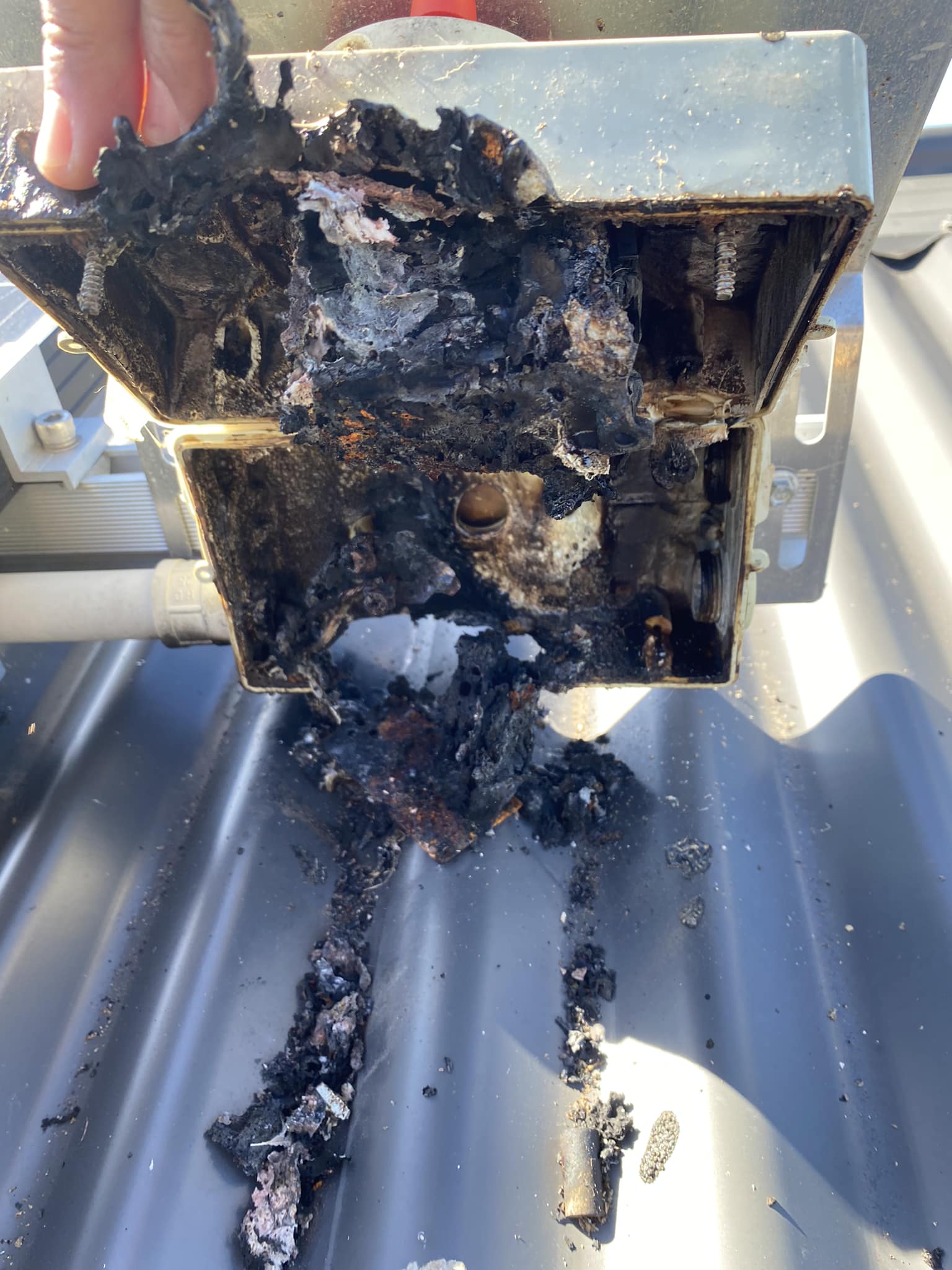 burnt-isolator.jpg